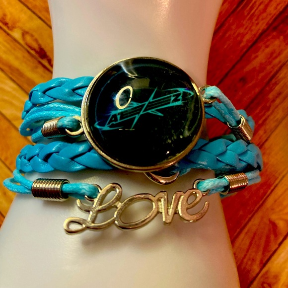 Custom made ATEEZ Cuff bracelet - Picture 1 of 3